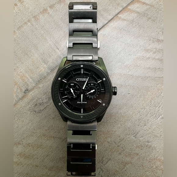 Men’s Citizen Eco-Drive Black Watch - Picture 3 of 4